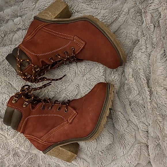 Levi's Size 8.5 Burgundy Red Suede Leather Heeled Work Boots - Picture 1 of 7